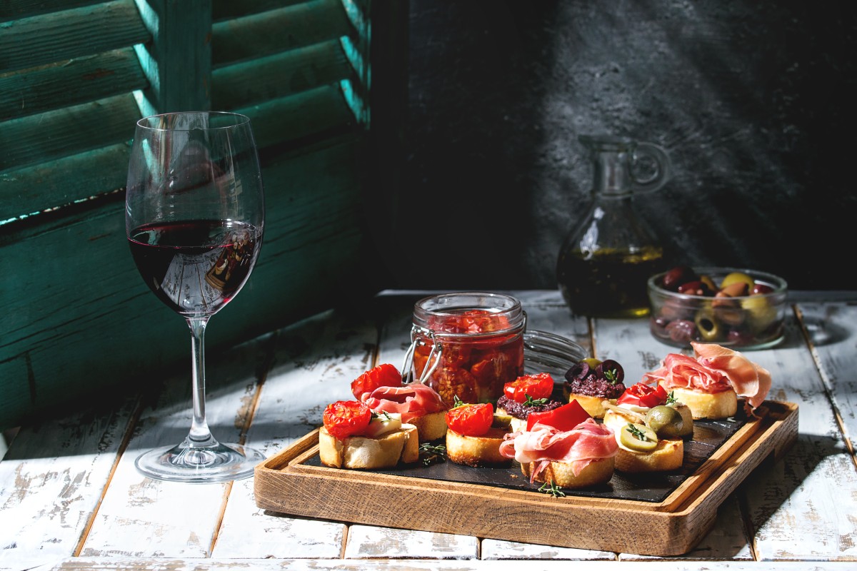 8 Perfect Wine Snacks You Need to Try