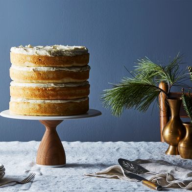 The Perfect Holiday Cake: Simple or Spectacular
