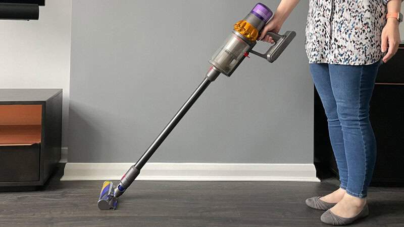 Dyson V15 Detect Absolute: A Deep Dive into Its Smart Cleaning Features and Advantages