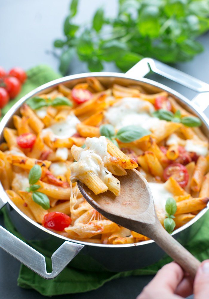 30-Minute Caprese Pasta Bake: A Cozy Weeknight Dinner