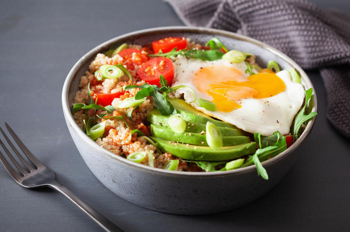 A Simple Spring Morning Meal: Veggie Bowl with Egg